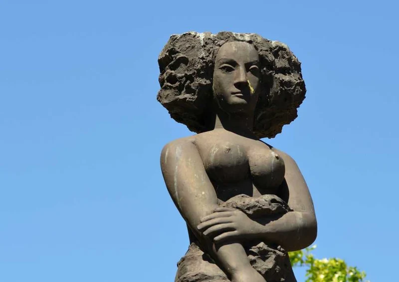 61173 Hintergründe - Statue Puzzle