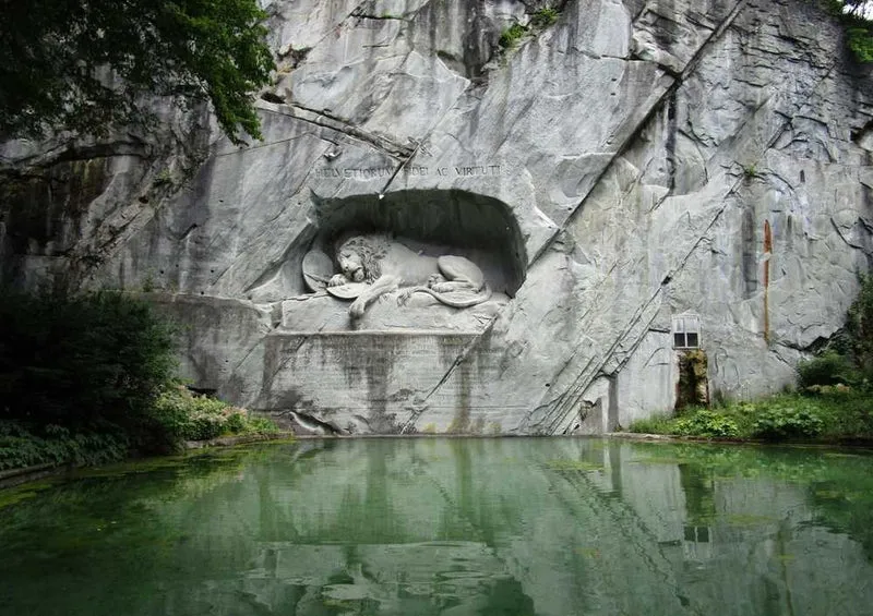 61235 Hintergründe - Löwen Statue Puzzle