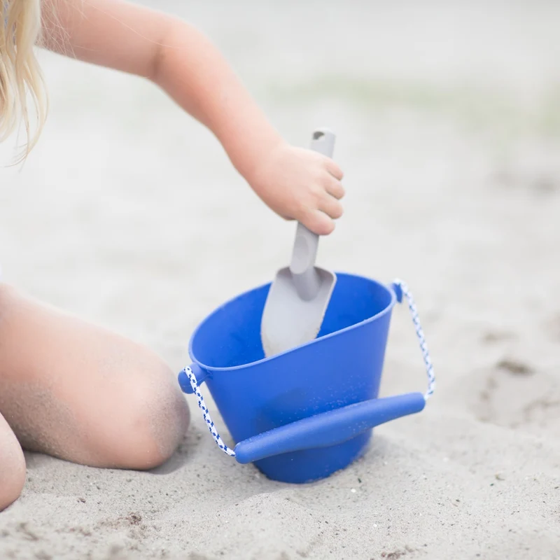 Sandspielzeugset mit Gießkanne – Puderrosa