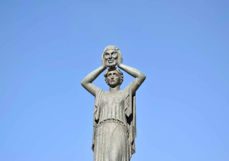 61672 Hintergründe - Statue Puzzle