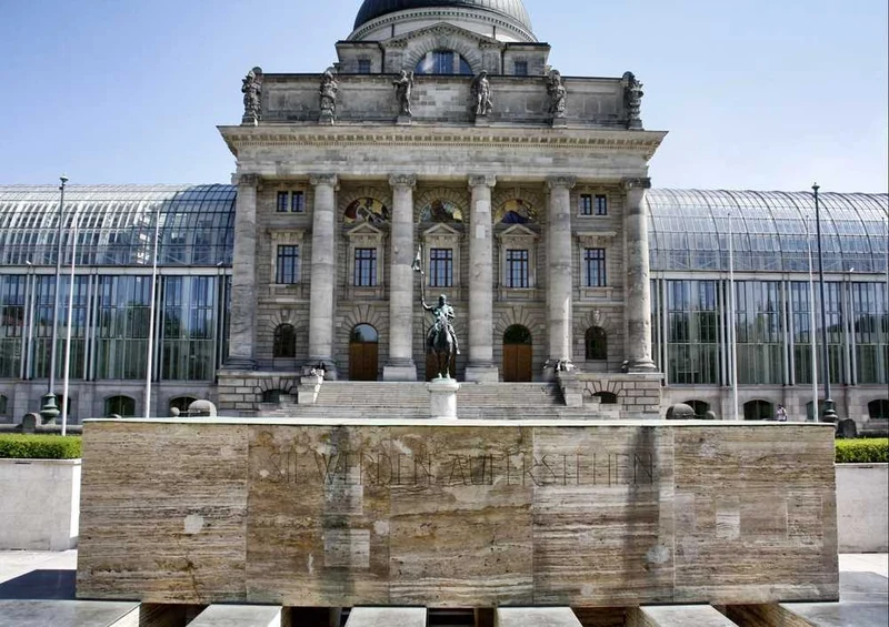 61900 Hintergründe - Denkmal Puzzle