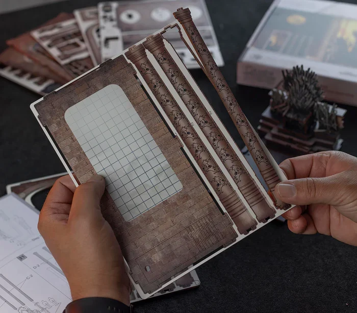 Book Nook - Game of Thrones - Iron Throne - Tiny Adventures (Wood)