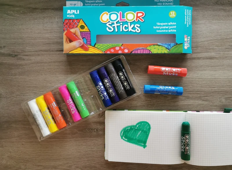 Farben in Stiftform – 12 Farben