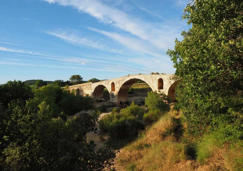 63002 Gebäude - Römische Steinbogenbrücke Puzzle