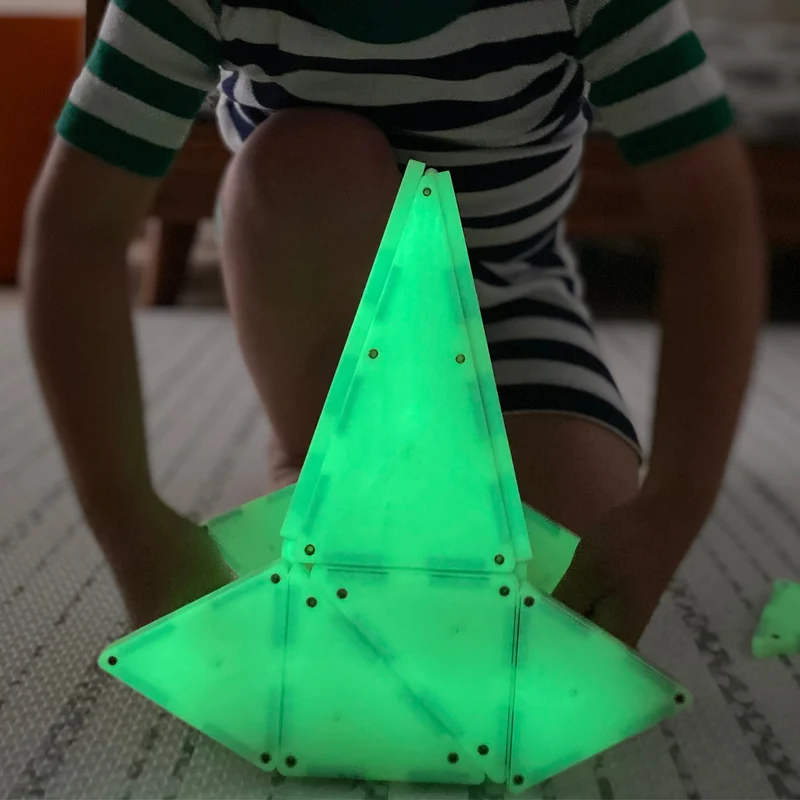 Magnetische Bausteine, die im Dunkeln leuchten – Glow, 16 Teile