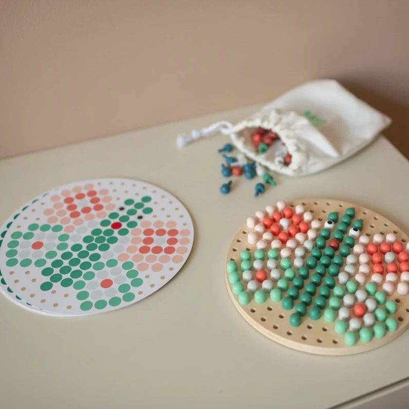 Mosaikpuzzle mit Holzpilzstiften
