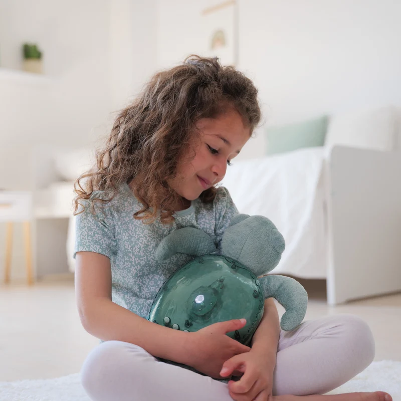 Tranquil Turtle™ Spieluhr-Projektor - Unterwasser-Schildkröte grün ECO