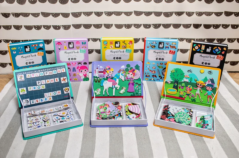 Magnetisches Puzzle Magnetibook – Kostüme für Mädchen