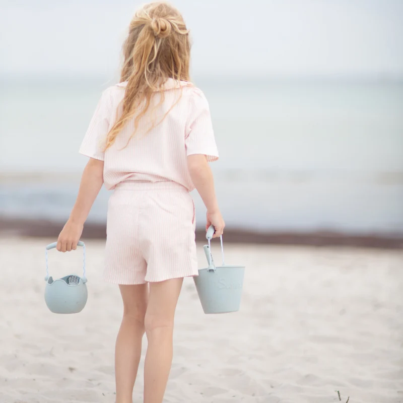Zusammenklappbarer Eimer für Wasser und Sand – Salbei