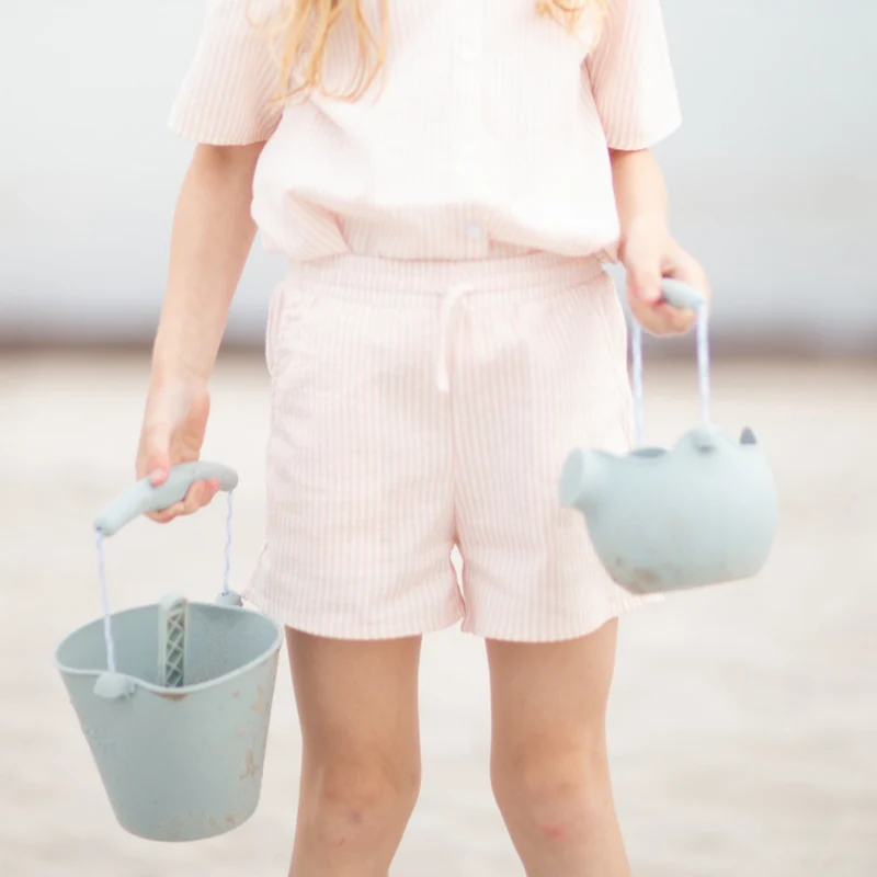 Zusammenklappbarer Eimer für Wasser und Sand – Salbei