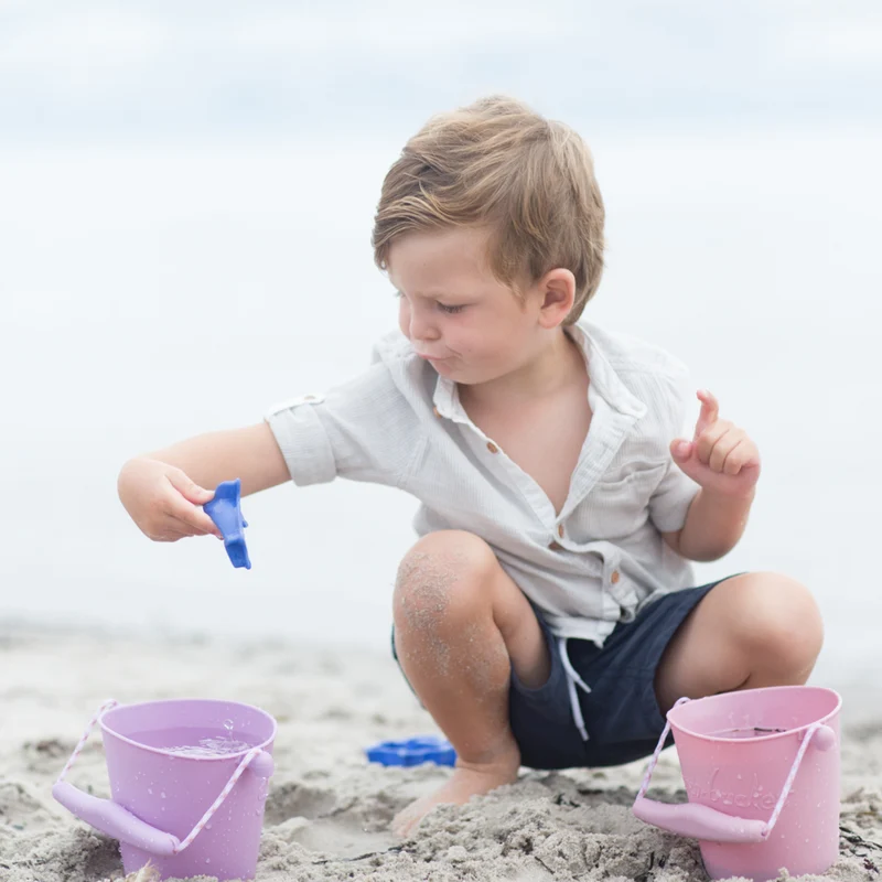 Zusammenklappbarer Eimer für Wasser und Sand – Puderrosa