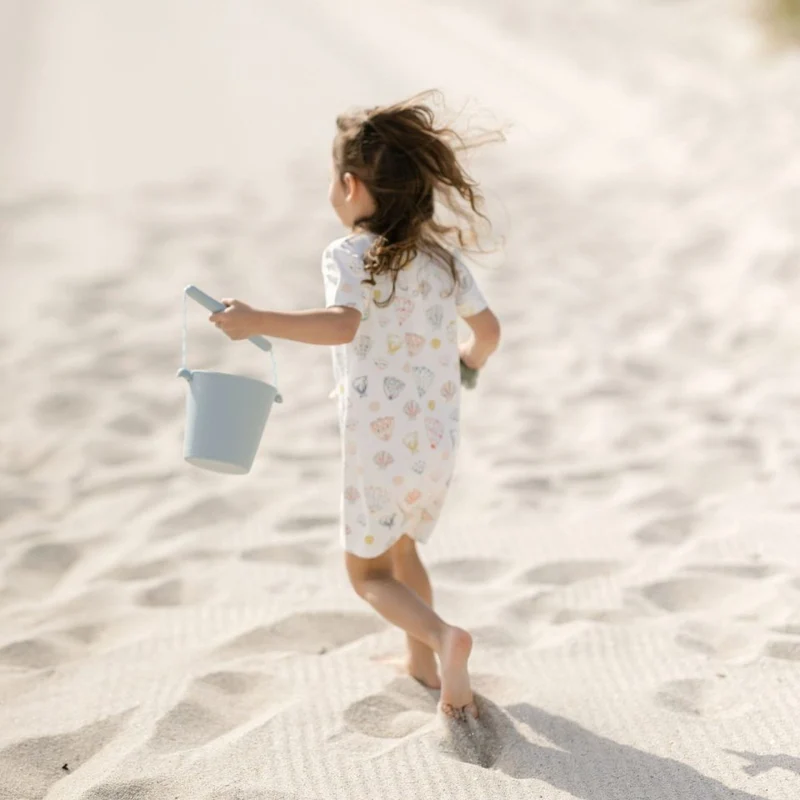 Zusammenklappbarer Eimer für Wasser und Sand – Hellblau