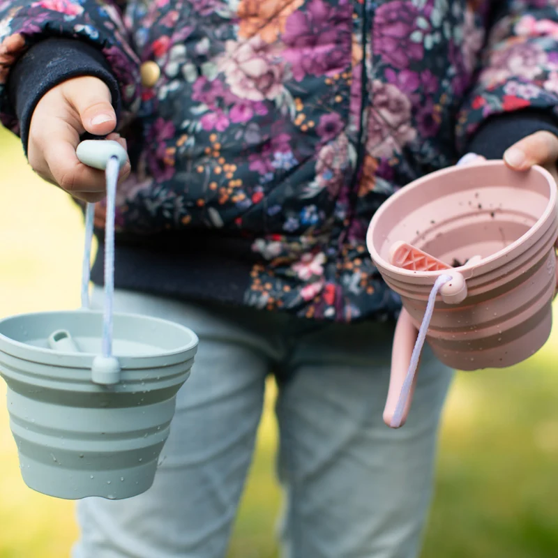 Mini-Silikoneimer mit Schaufel – Hellblau