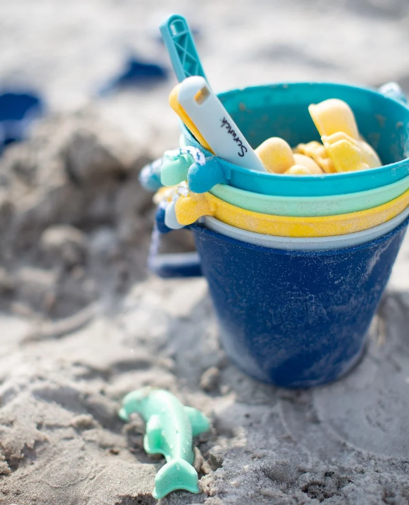 Sandspielzeugset mit Gießkanne – Hellblau