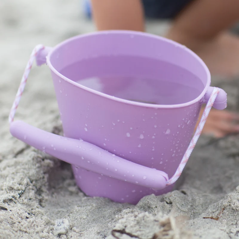Zusammenklappbarer Eimer für Wasser und Sand – Lila
