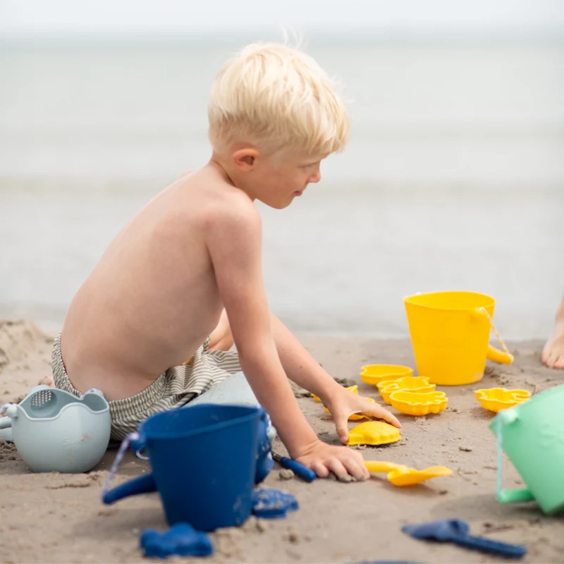 Zusammenklappbarer Eimer für Wasser und Sand – Marineblau