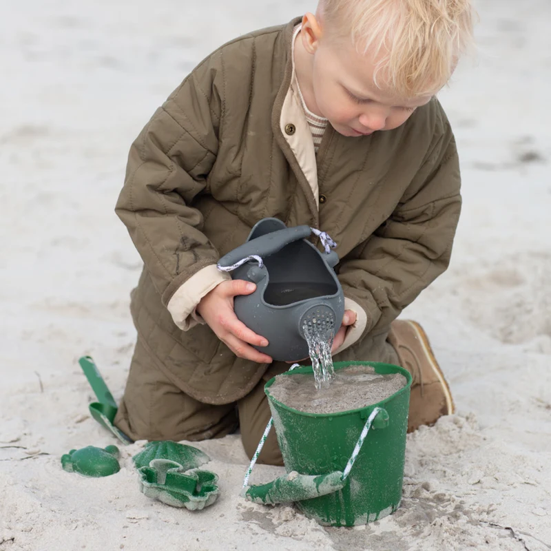 Zusammenklappbarer Eimer für Wasser und Sand – Dunkelgrün