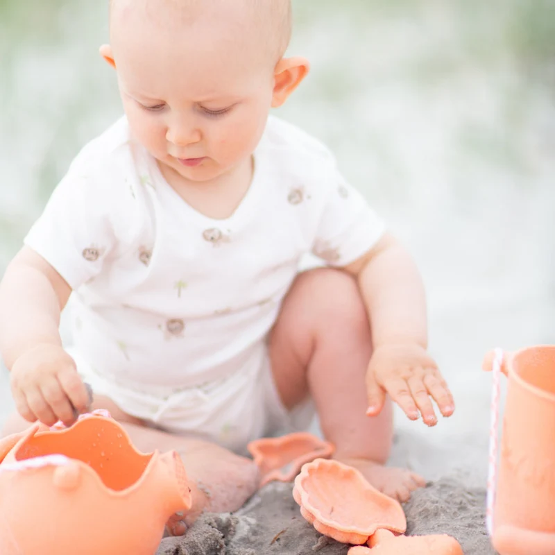 Zusammenklappbarer Eimer für Wasser und Sand – Koralle