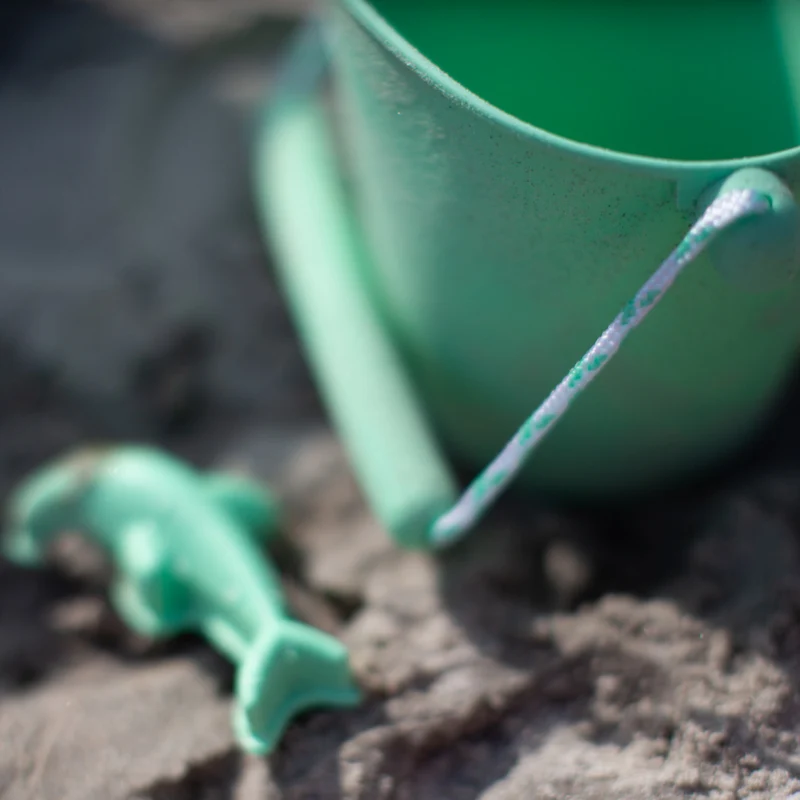 Zusammenklappbarer Eimer für Wasser und Sand – Mint