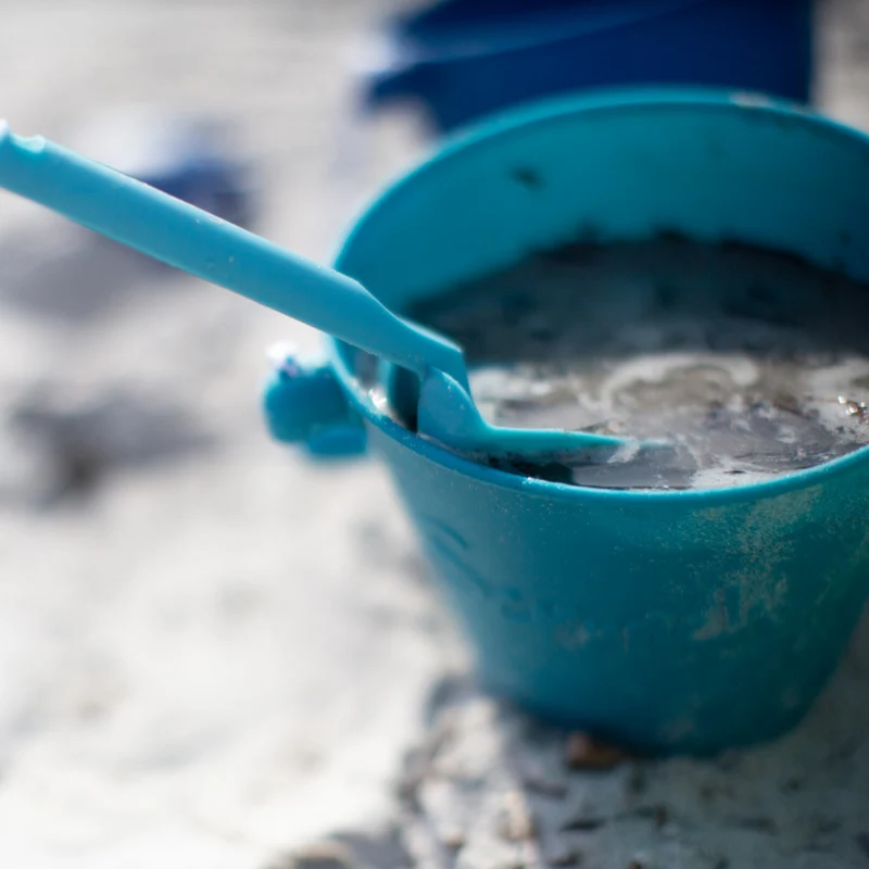 Zusammenklappbarer Eimer für Wasser und Sand – Petrol