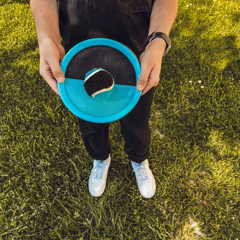 Spiel mit Klettpads – Ball fangen