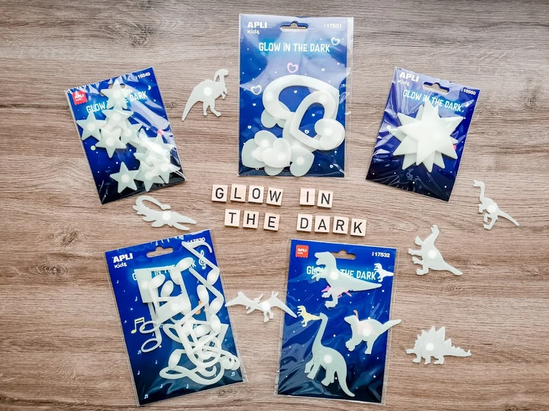 Fluoreszierende Aufkleber – Kleine Sterne 12 Stück
