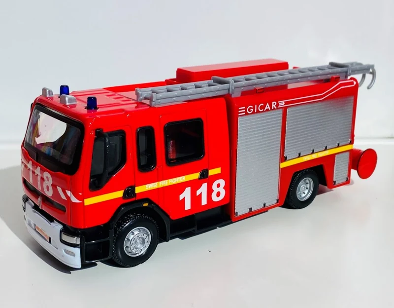 Bburago Renault Premium Feuerwehr 1:50, rot