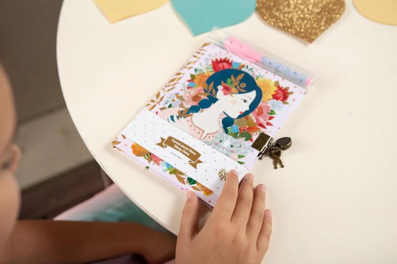 Geheimes Tagebuch mit magischem Stift – Oana