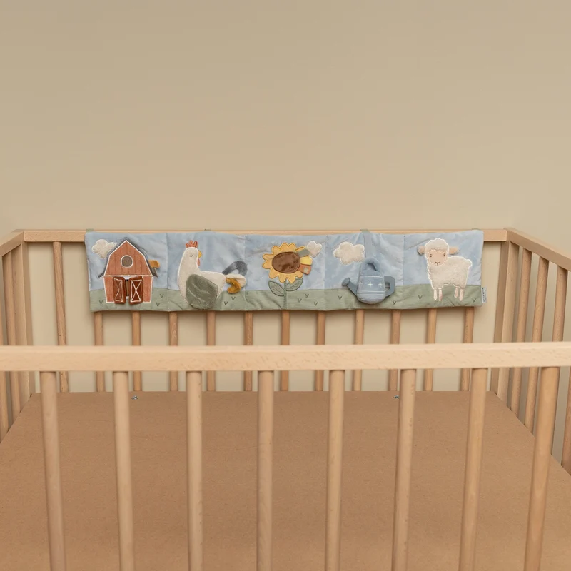 Sensorischer Anhänger für das Kinderbett – Little Farm