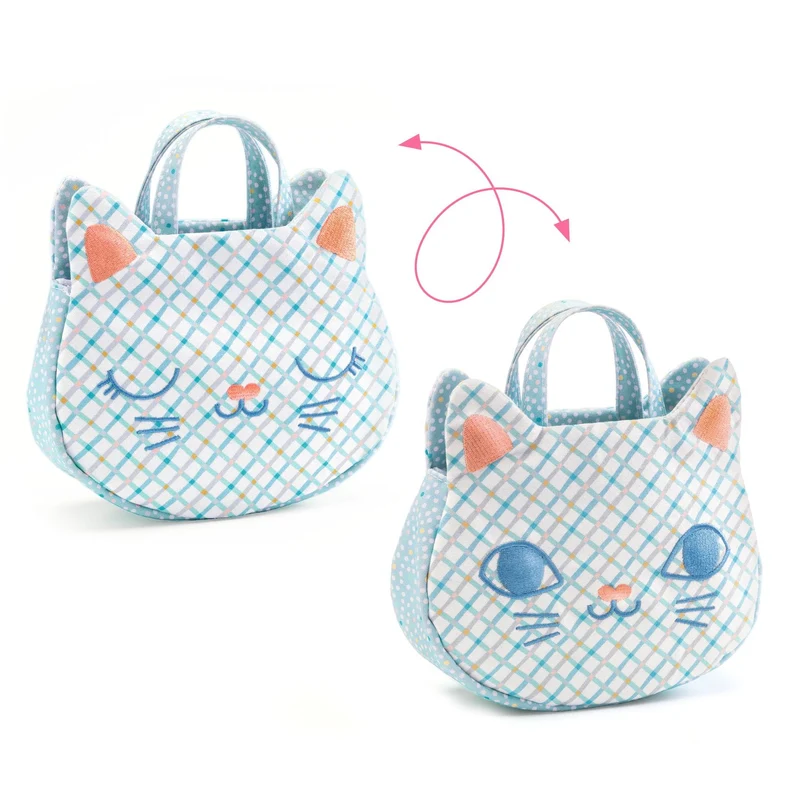 Blaue Handtasche mit Accessoires