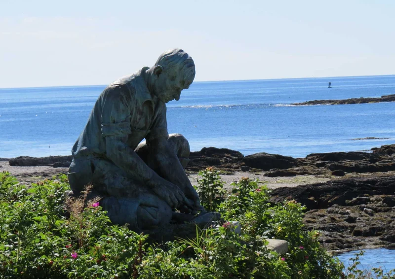 96894 Gebäude - Statue am Meer Puzzle
