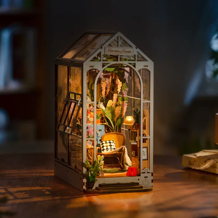 Book Nook - Garden House (Wood)