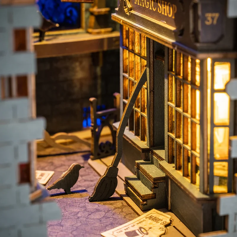 Book Nook - Magic House (Wood)