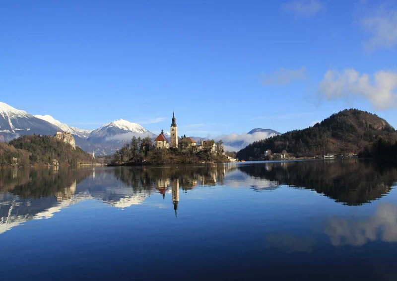 99377 Reisen - Schloss am See Puzzle
