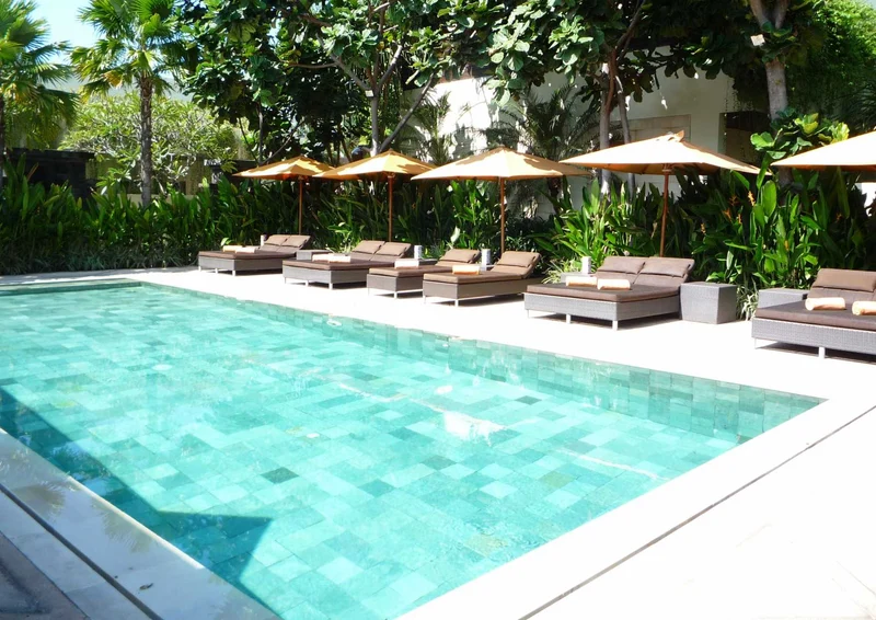 103617 Reisen - Pool Puzzle