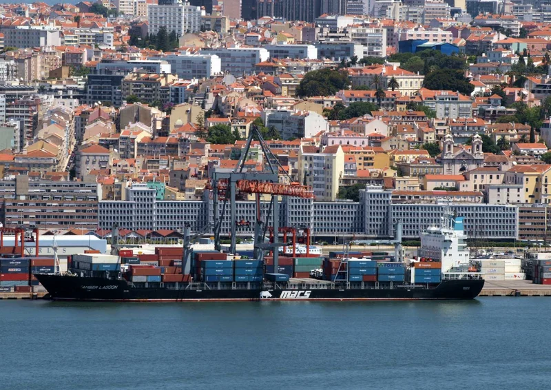 104530 Industrie - Frachtschiff Puzzle