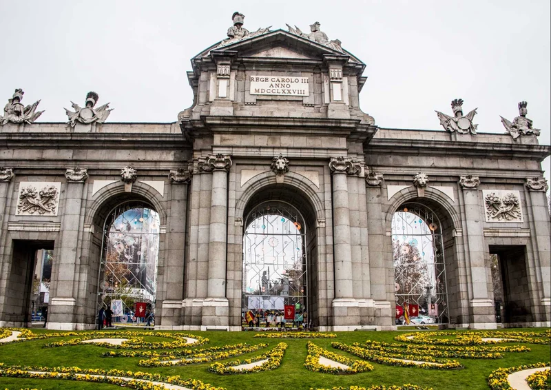 106410 Gebäude - Puerta de Alcala Puzzle