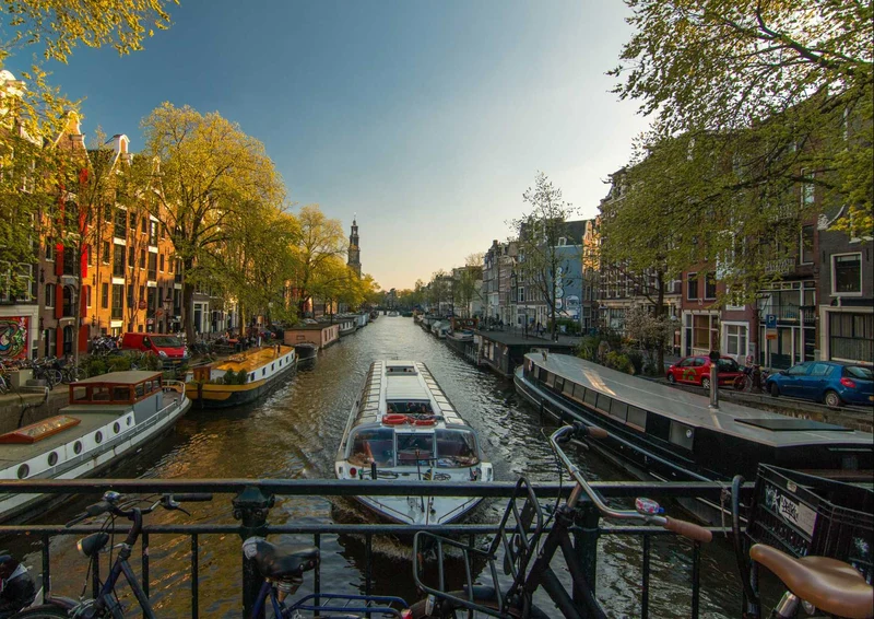 105313 Reisen - Kanal in Amsterdam Puzzle