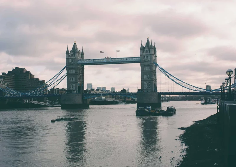 89225 Reisen - Tower Bridge Puzzle