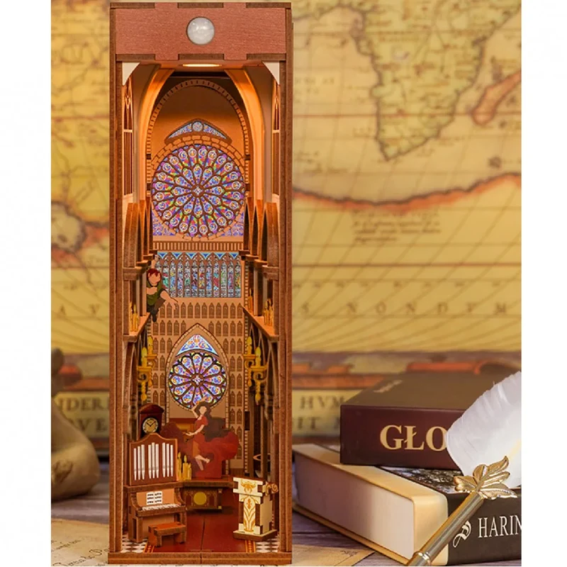 Book Nook - Notre Dame de Paris (Wood)