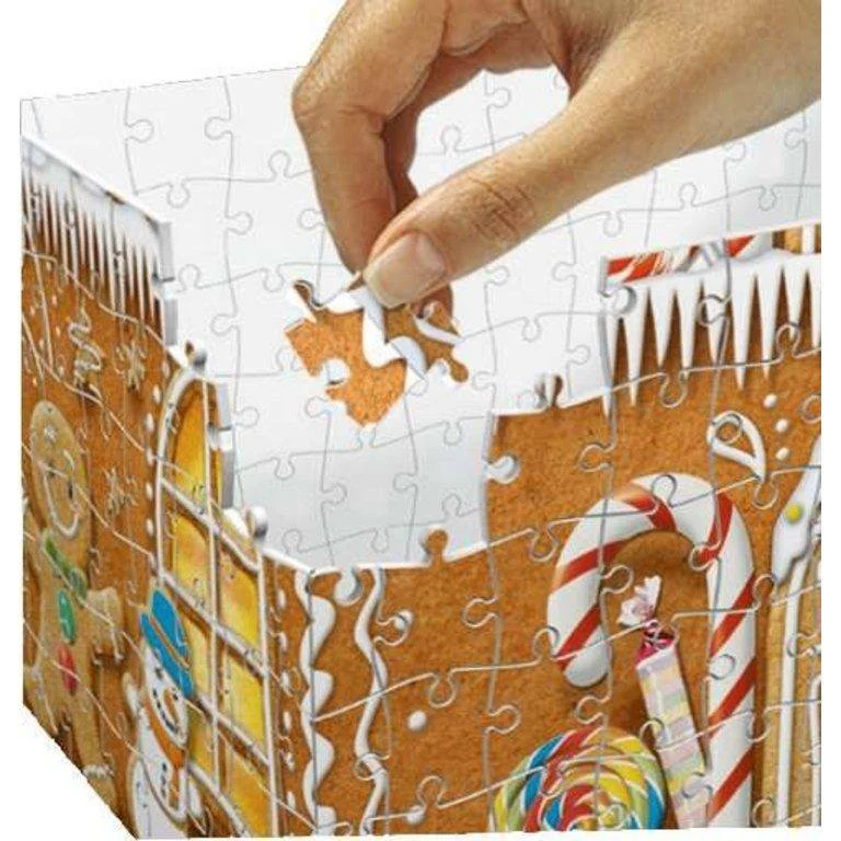 Ravensburger 3D Gingerbread House Night Edition