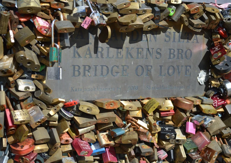 69666 Hintergründe - Bridge of Love Puzzle