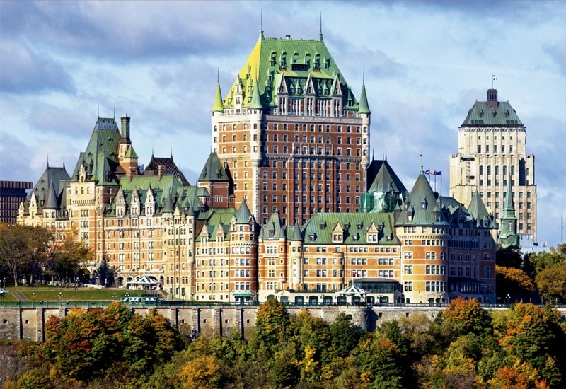 PFG The Château Frontenac, Canada (Usage/Used - PUZZLES FOR GOOD)