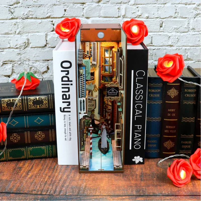 Book Nook - Travel in Venice (Wood)