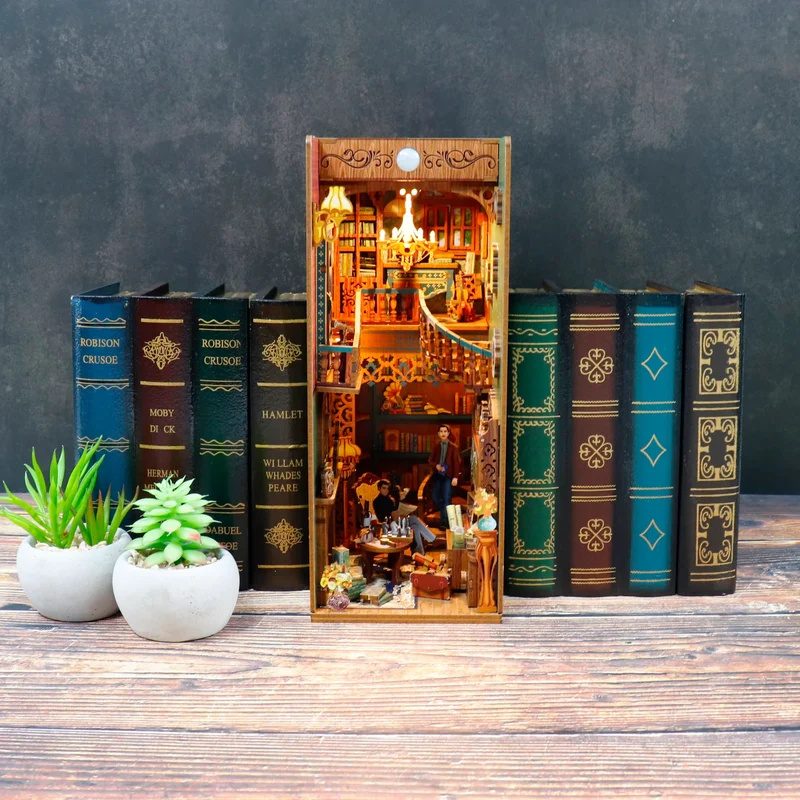 Book Nook - Violin Detective Agency (Wood with dust cover)