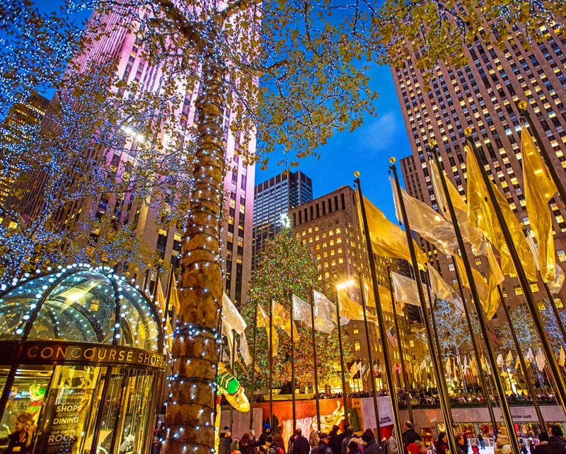 PFG Rockefeller Center (1000pcs) (Usage/Used - PUZZLES FOR GOOD)
