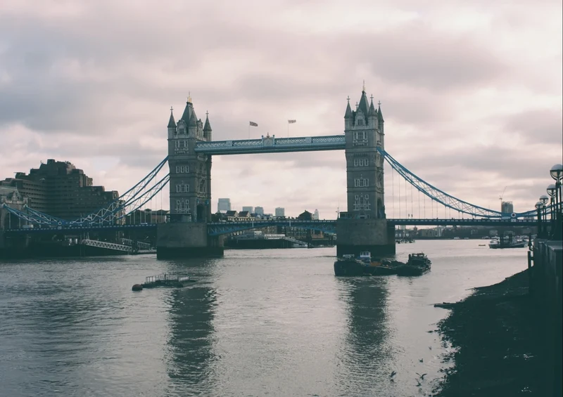55338 Hintergründe - Tower Bridge Puzzle