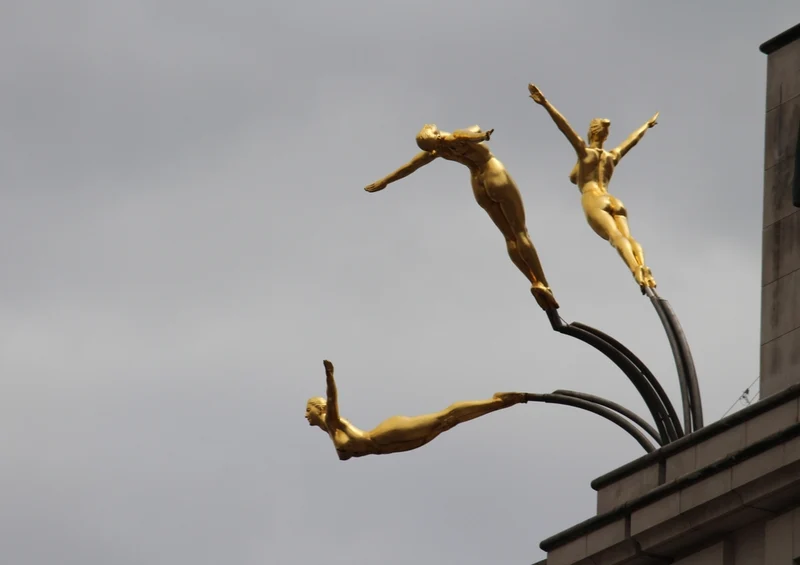 55031 Hintergründe - Goldene Statue Puzzle