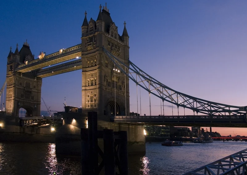 54949 Hintergründe - Tower Bridge Puzzle