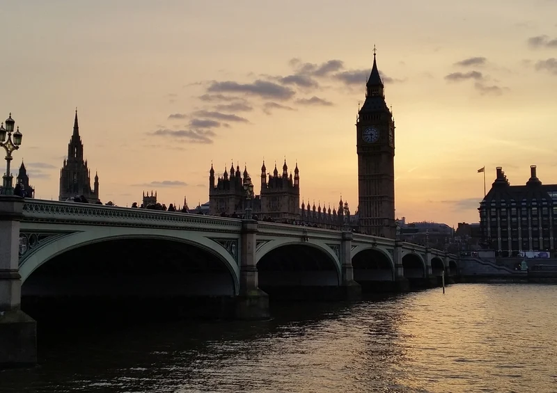 54928 Hintergründe - London Puzzle